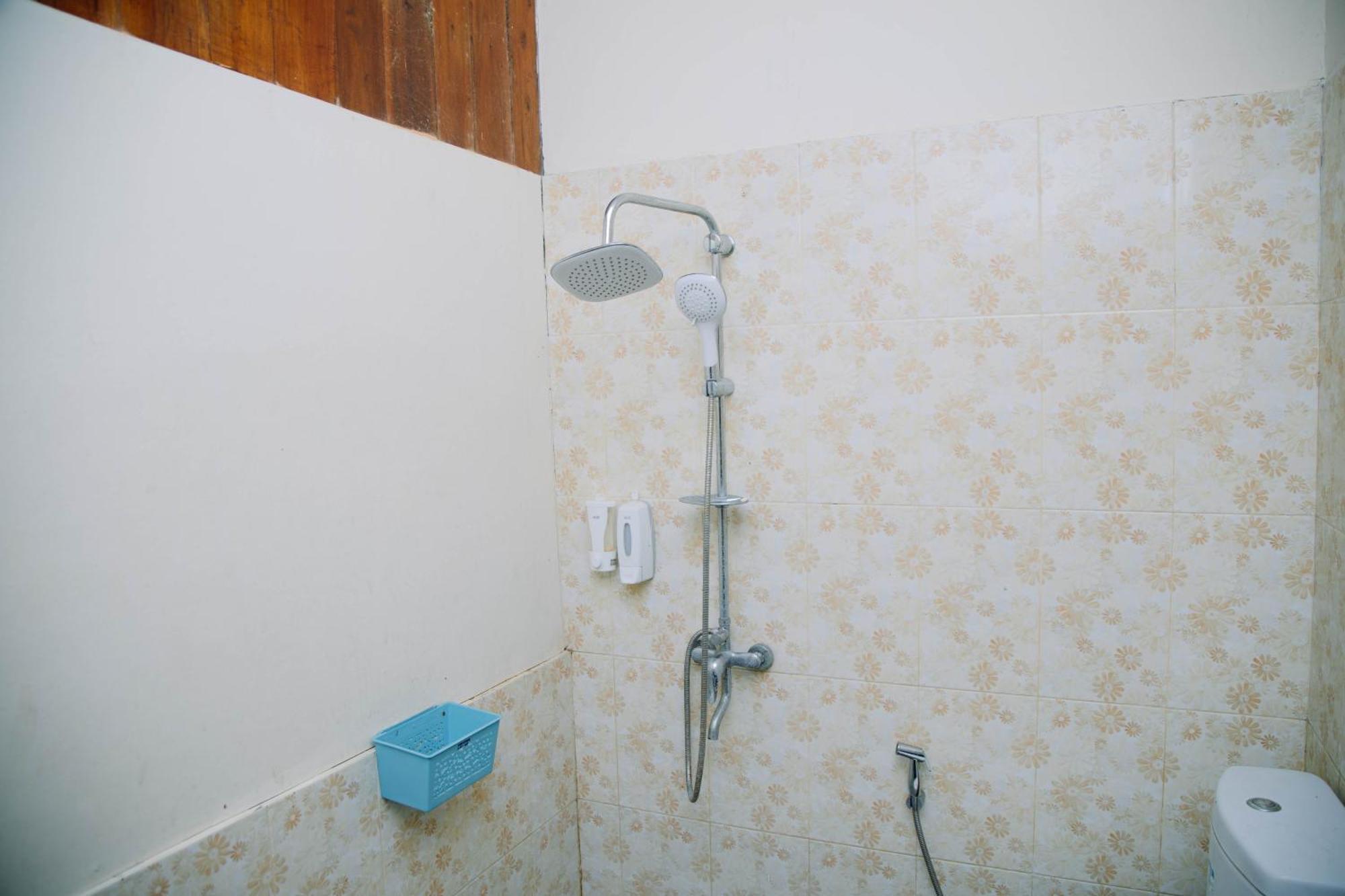 Reddoorz At Villa Bukit Senyum Lombok Kuripan  Bagian luar foto