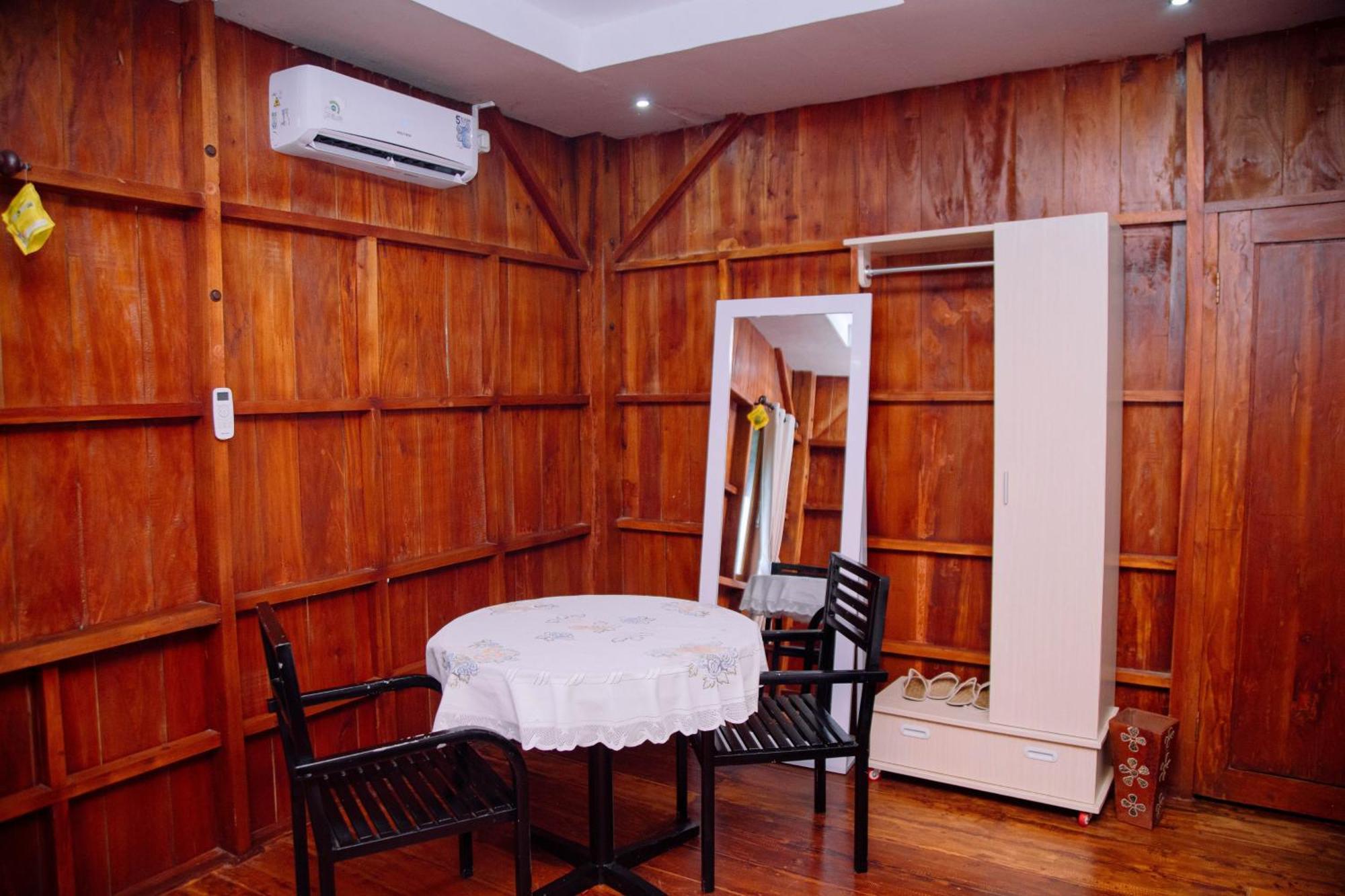 Reddoorz At Villa Bukit Senyum Lombok Kuripan  Bagian luar foto