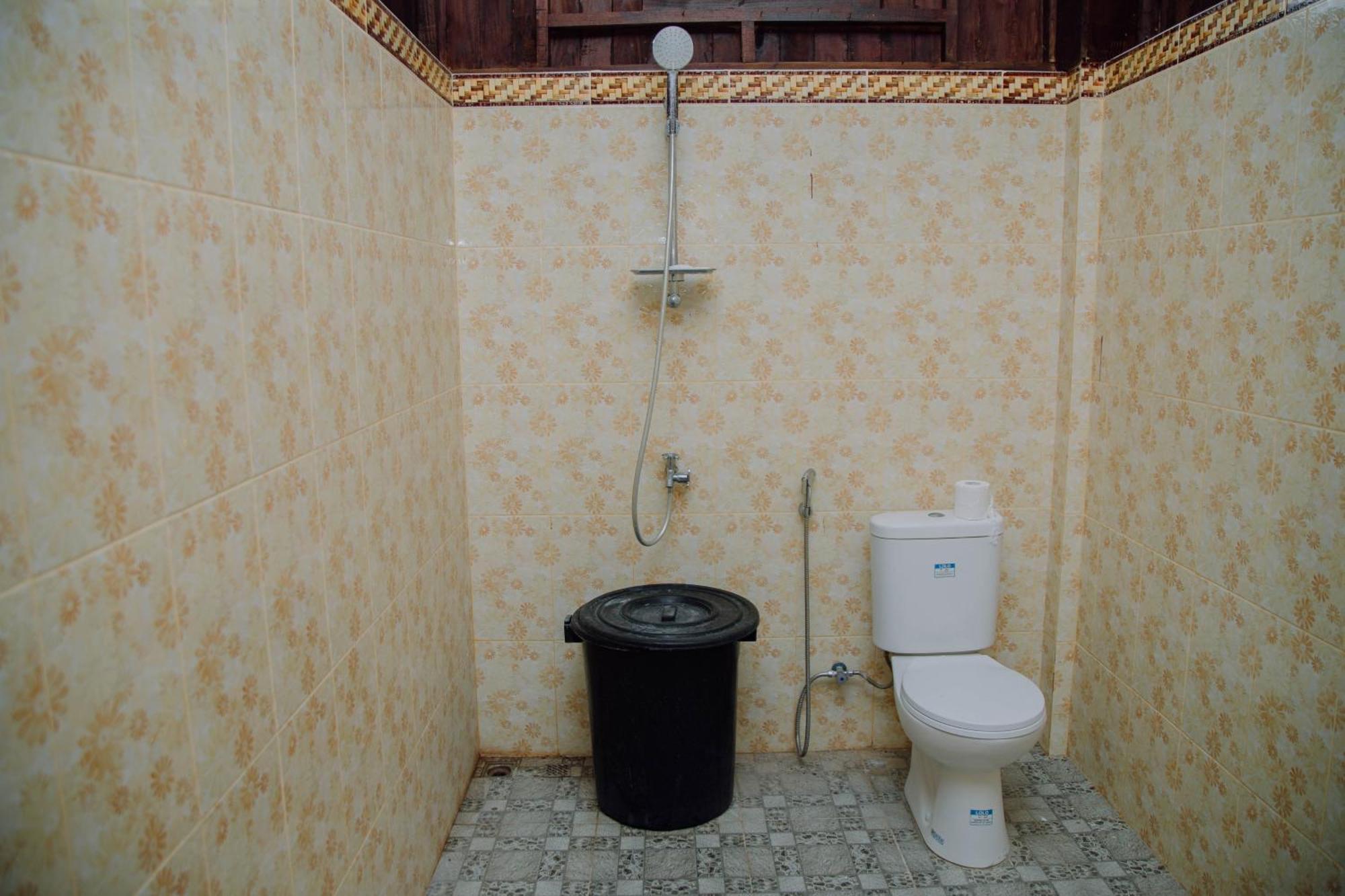 Reddoorz At Villa Bukit Senyum Lombok Kuripan  Bagian luar foto