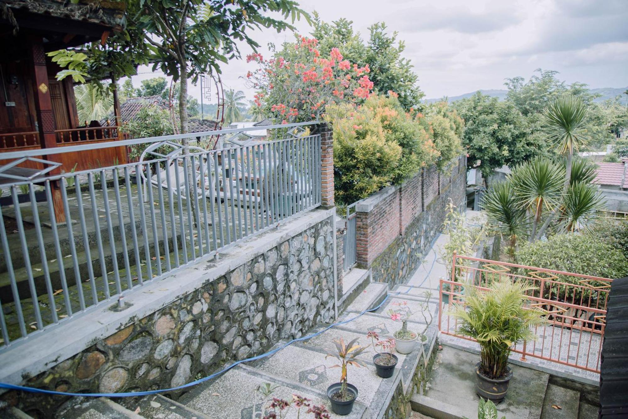 Reddoorz At Villa Bukit Senyum Lombok Kuripan  Bagian luar foto